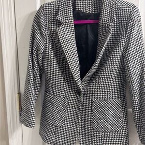 White black and gold houndstool blazer